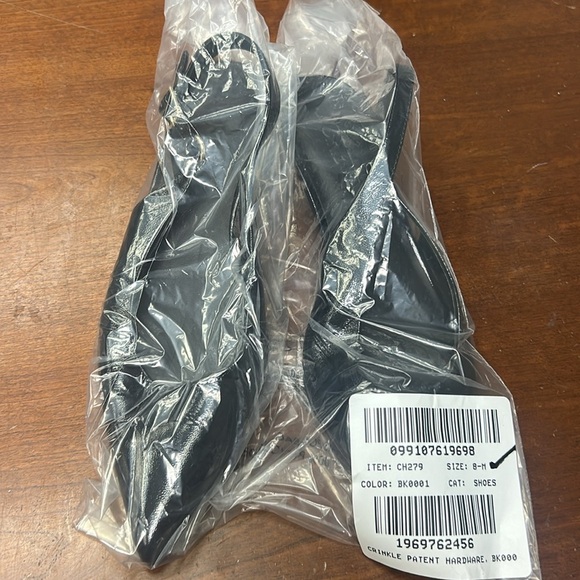 J Crew used Robin kitten heels in Italian crinkle patent leather CH279 - Picture 2 of 4